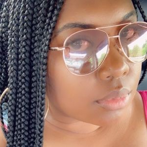 Meet your Posher, Tomika